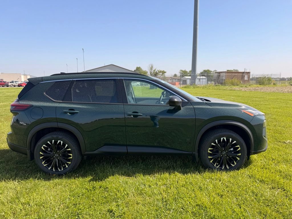 New 2026 Nissan Rogue Dark Armor AWD/4WD image 4