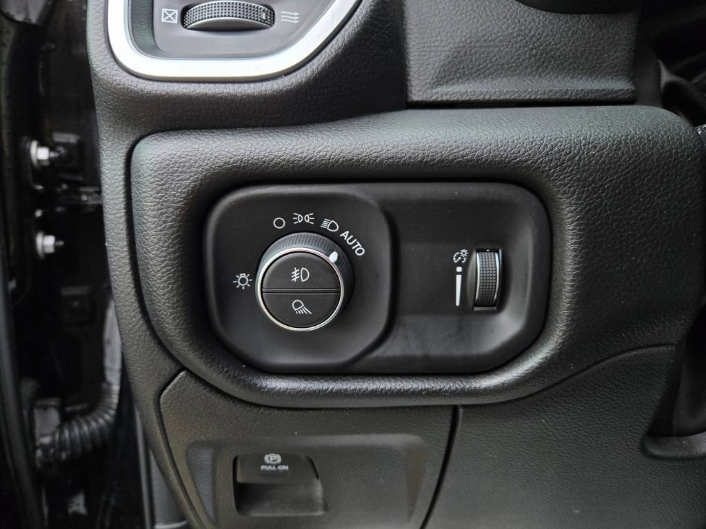 Used 2023 RAM 1500 Big Horn AWD/4WD image 13