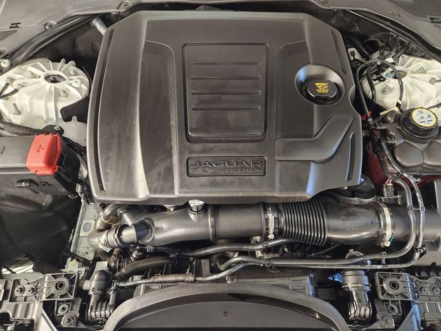 Used 2024 Jaguar XF R-Dynamic SE image 32