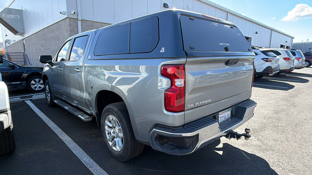 Used 2025 Chevrolet Silverado 1500 LT w/ Safety Package RWD image 3