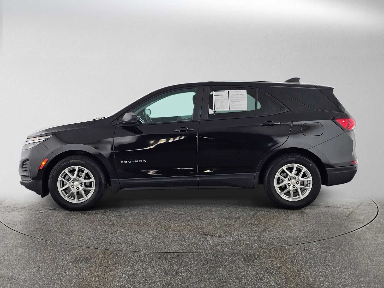Used 2023 Chevrolet Equinox LS w/ LS Convenience Package FWD image 6