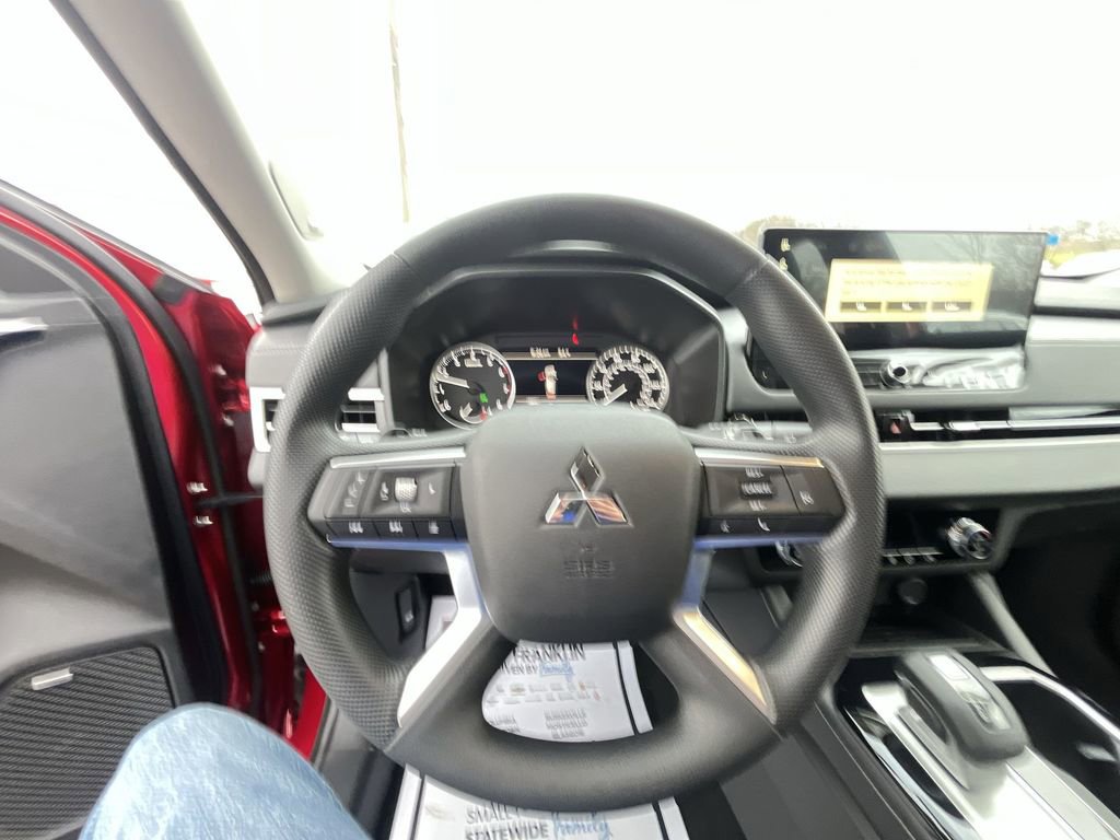 New 2026 Mitsubishi Outlander ES image 14