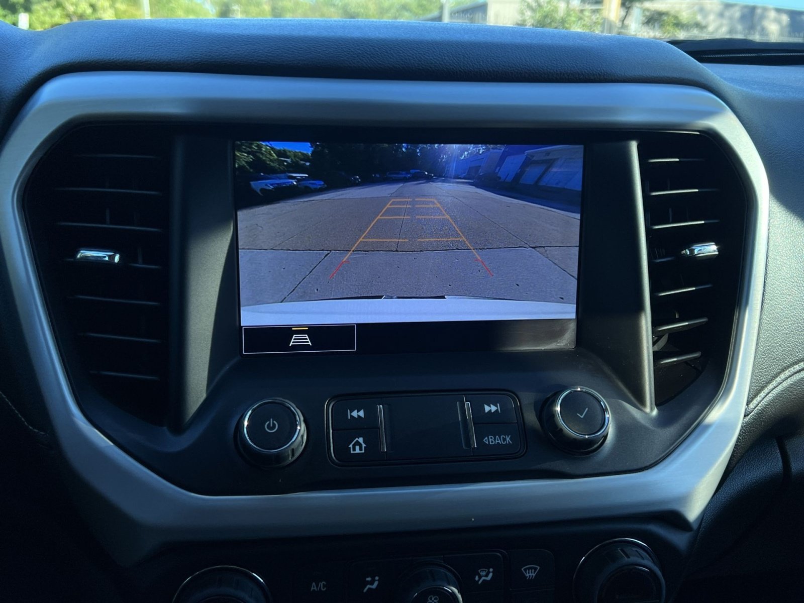 Used 2023 GMC Acadia SLT AWD/4WD image 26