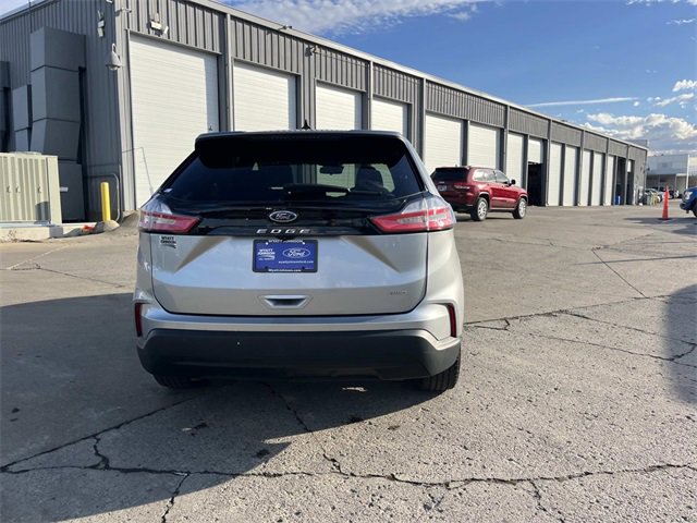 Used 2023 Ford Edge SE image 4