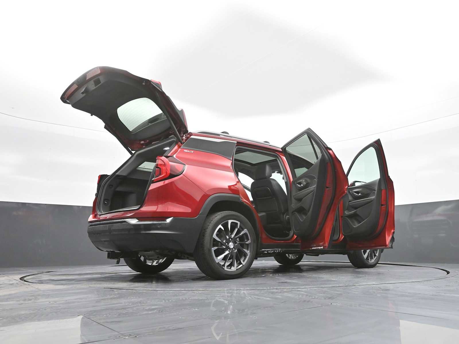 Used 2023 GMC Terrain SLT image 49