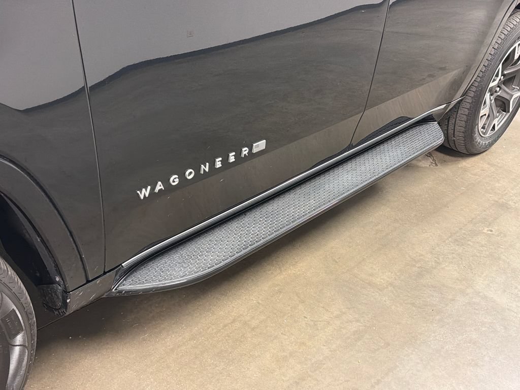 Used 2023 Jeep Wagoneer Series III w/ Preferred Equipment Group RWD image 12
