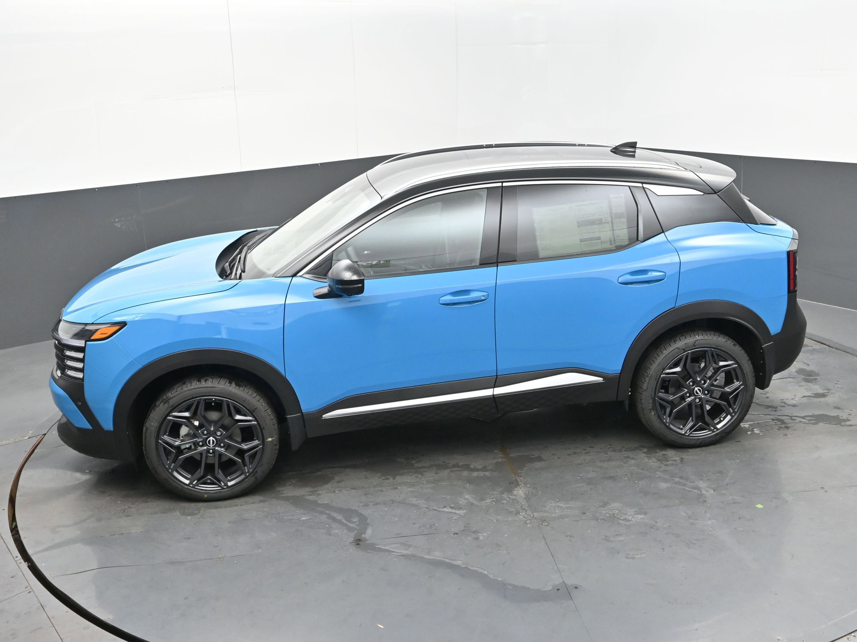 Certified 2025 Nissan Kicks SR image 33