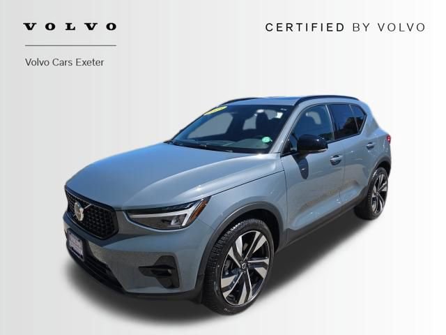 Used 2023 Volvo XC40 B5 Plus w/ Climate Package AWD/4WD image 3