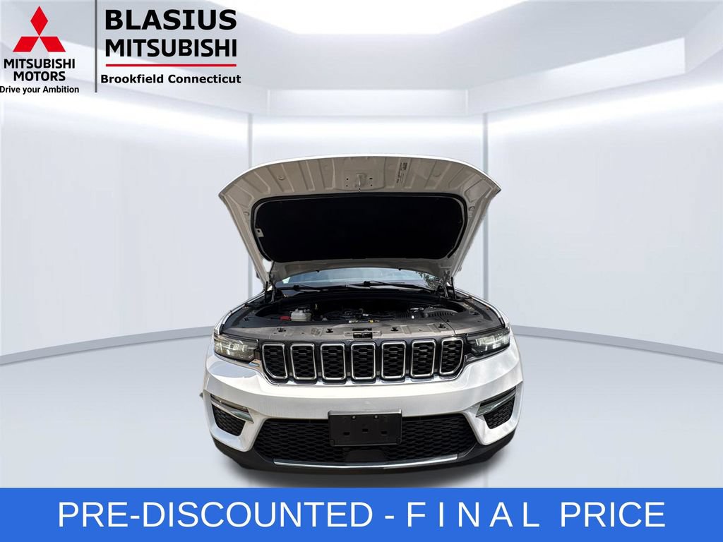 Used 2023 Jeep Grand Cherokee Limited w/ Trailer Tow Prep Group (B) AWD/4WD image 41