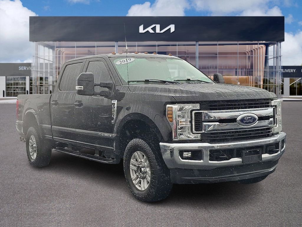 Used 2019 Ford F250 XLT w/ XLT Value Package image 1