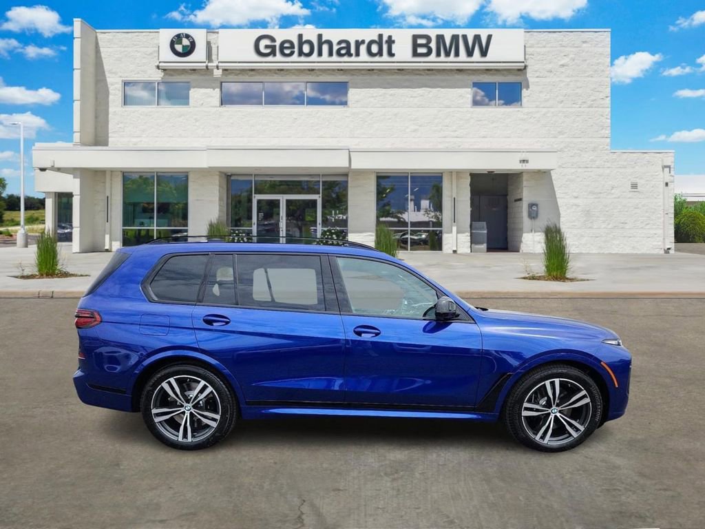 Used 2025 BMW X7 M60i video 2