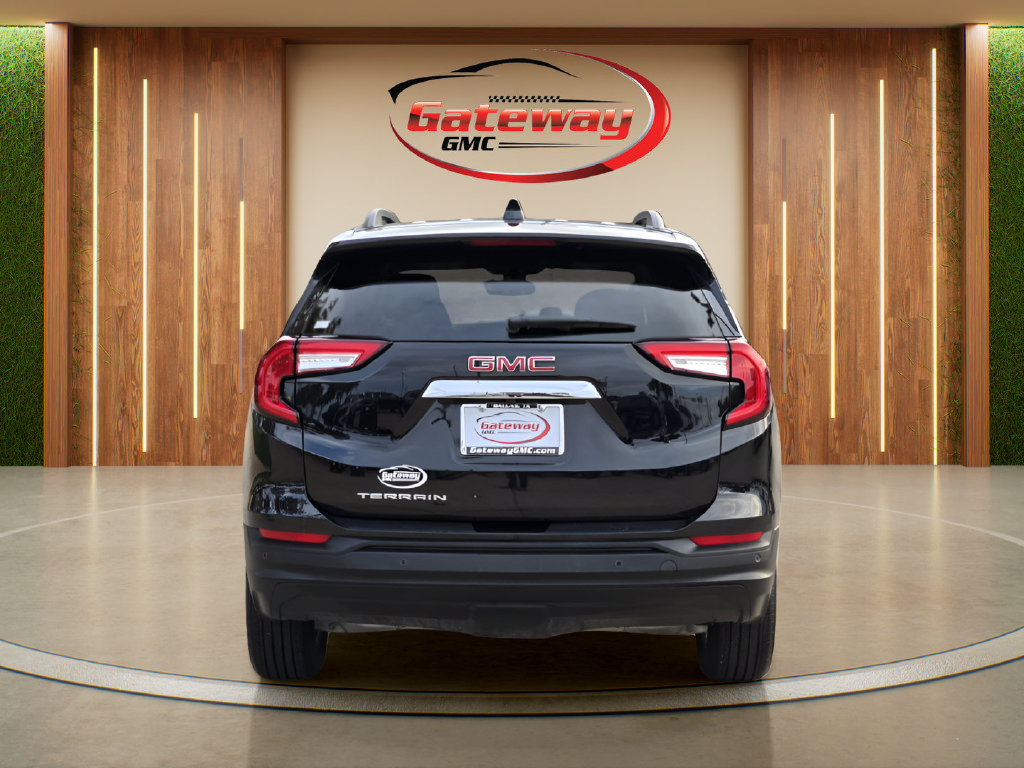 Used 2024 GMC Terrain SLE w/ Driver Convenience Package FWD image 6