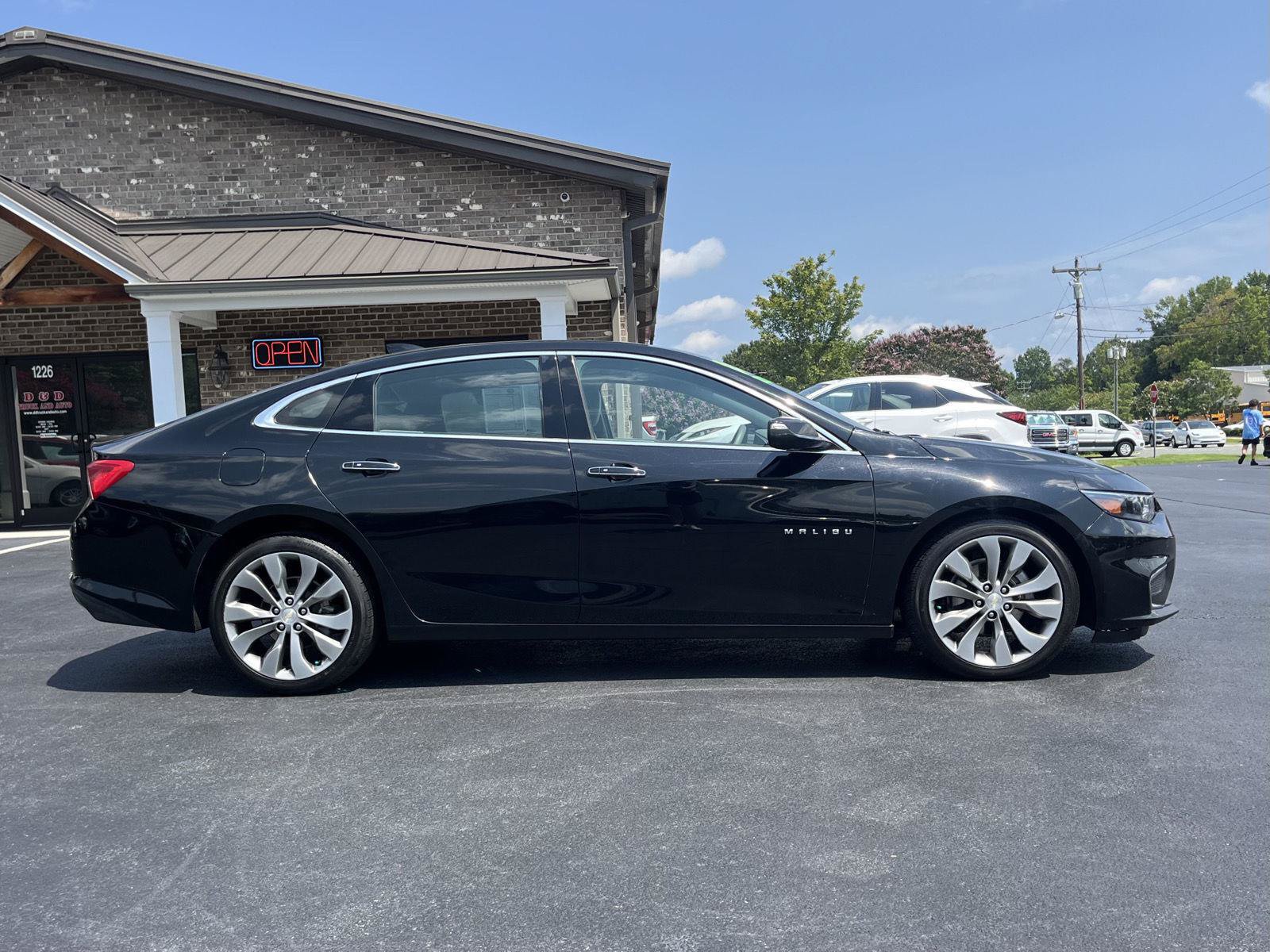 Used 2018 Chevrolet Malibu Premier w/ Premier Sun and Wheel Package FWD image 24