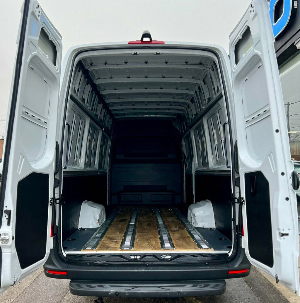 Used 2024 Mercedes-Benz Sprinter 3500 image 8