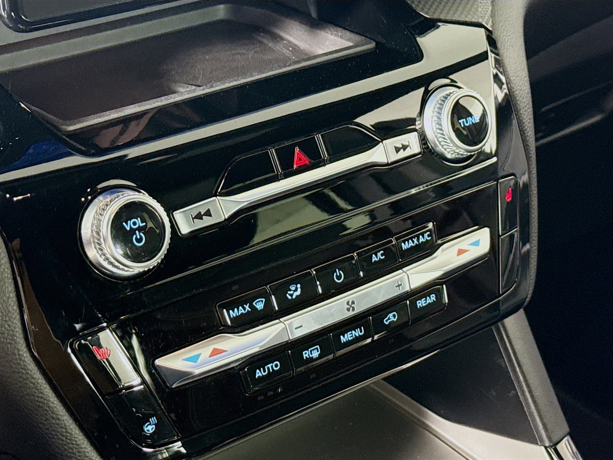 Used 2022 Ford Explorer ST image 19