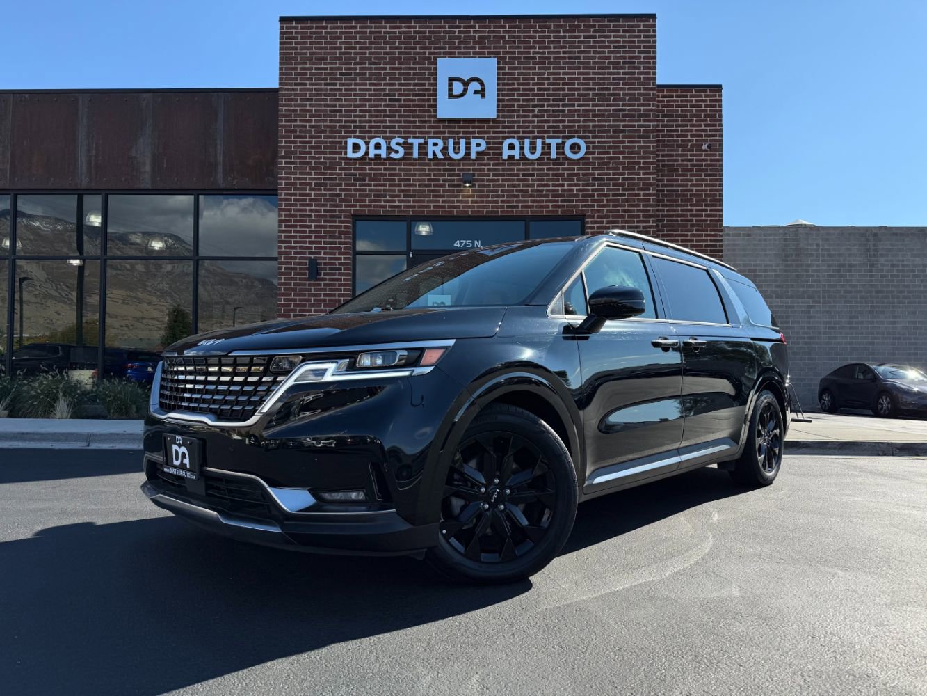 Used 2024 Kia Carnival SX Prestige image 1