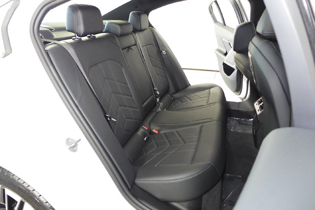 Certified 2024 BMW 530i w/ Convenience Package RWD image 20