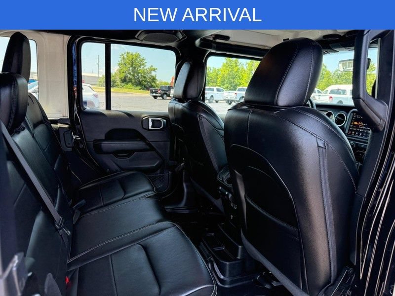 Used 2022 Jeep Wrangler Unlimited Sahara AWD/4WD image 11