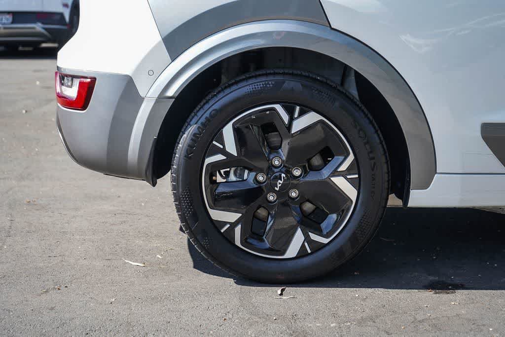 Used 2024 Kia Niro Wave w/ Wave Preserve Package FWD image 8