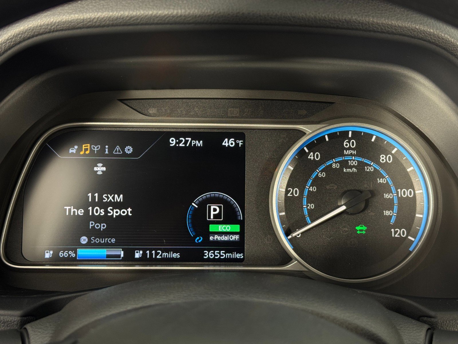 Used 2025 Nissan Leaf S image 17