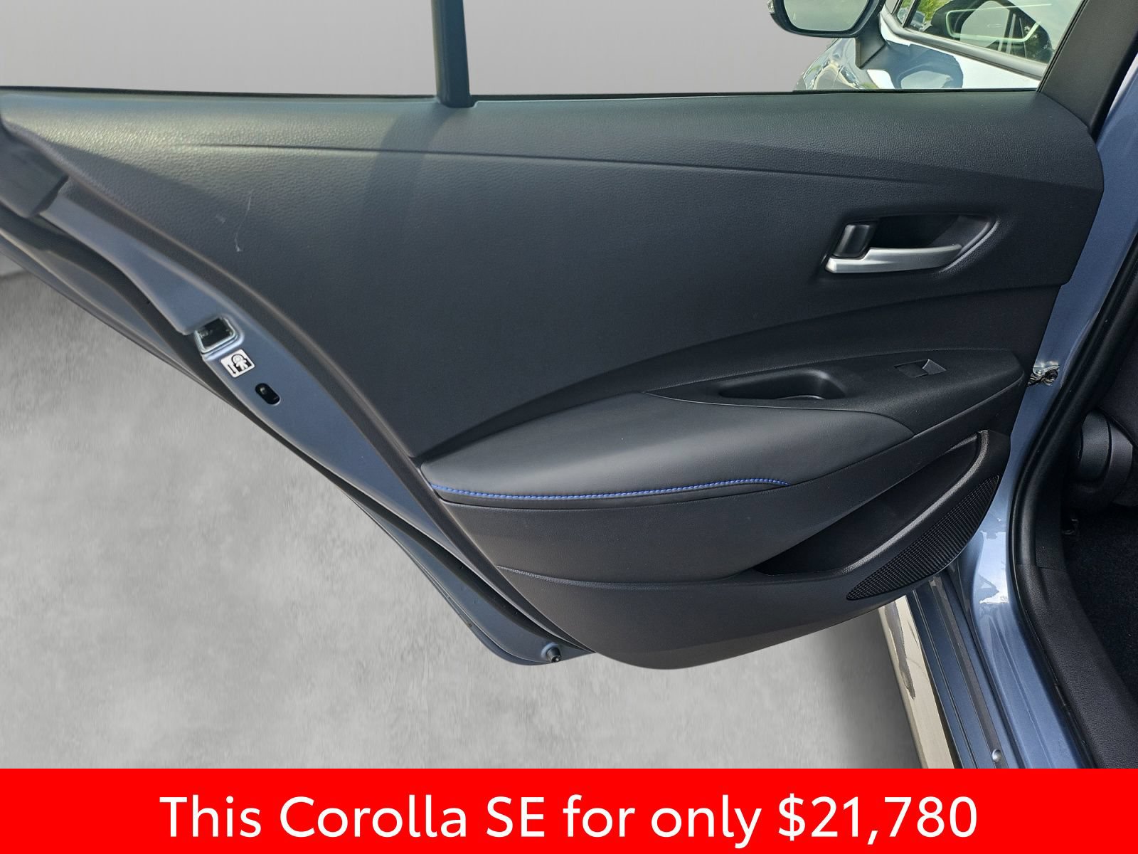 Used 2022 Toyota Corolla SE FWD image 35