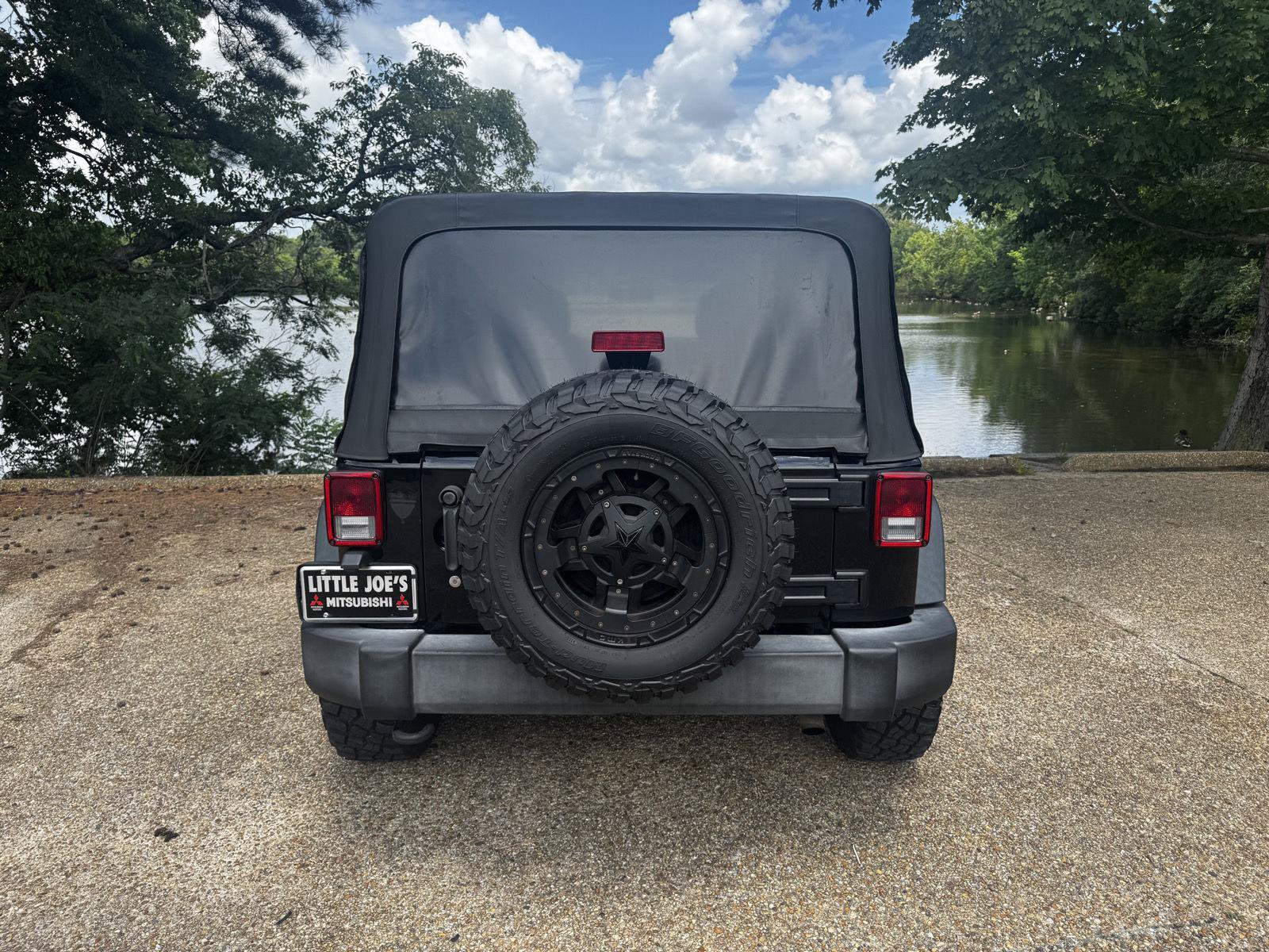 Used 2017 Jeep Wrangler Unlimited Sport AWD/4WD image 7