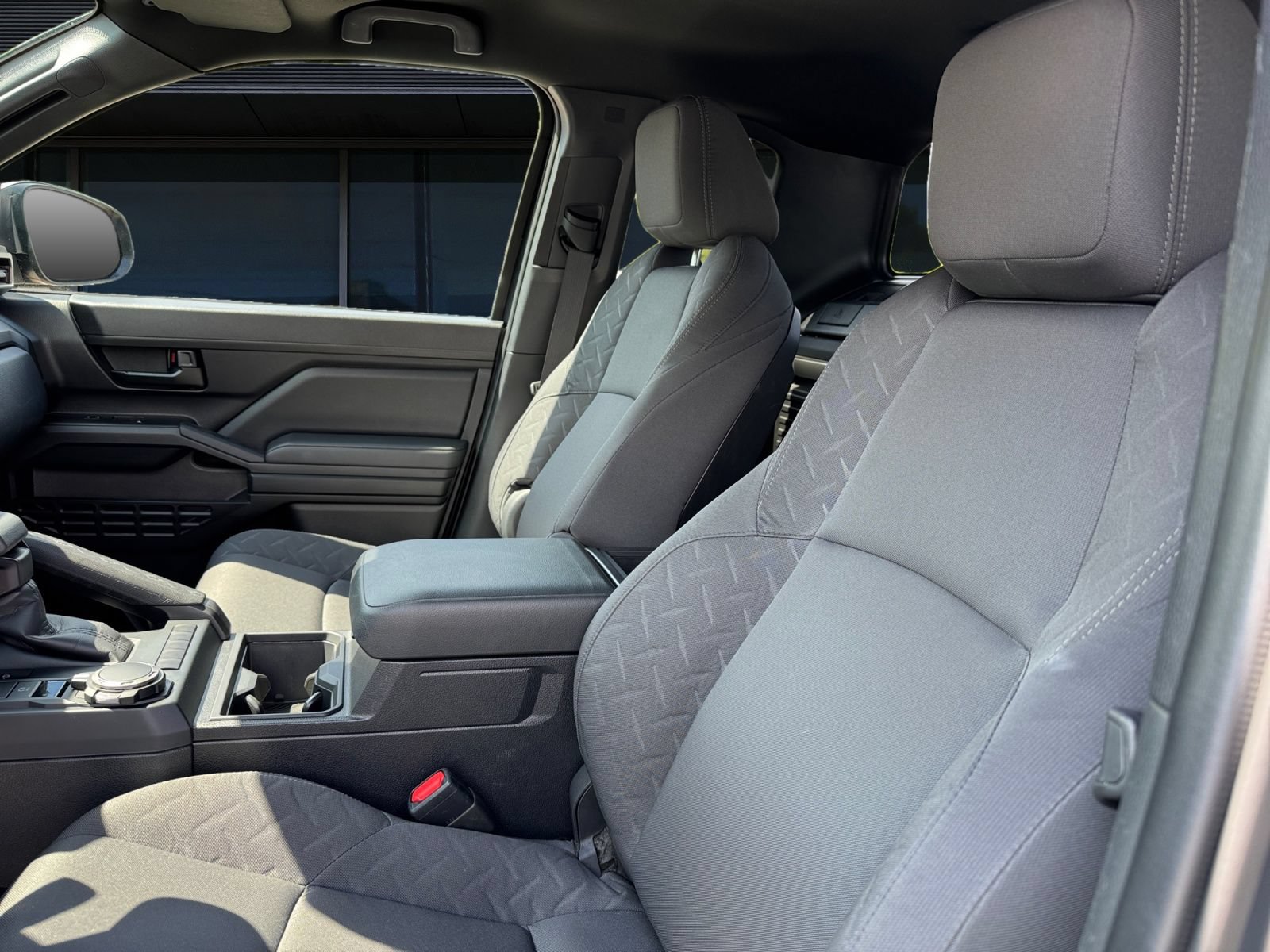 Used 2025 Toyota Tacoma SR AWD/4WD image 2