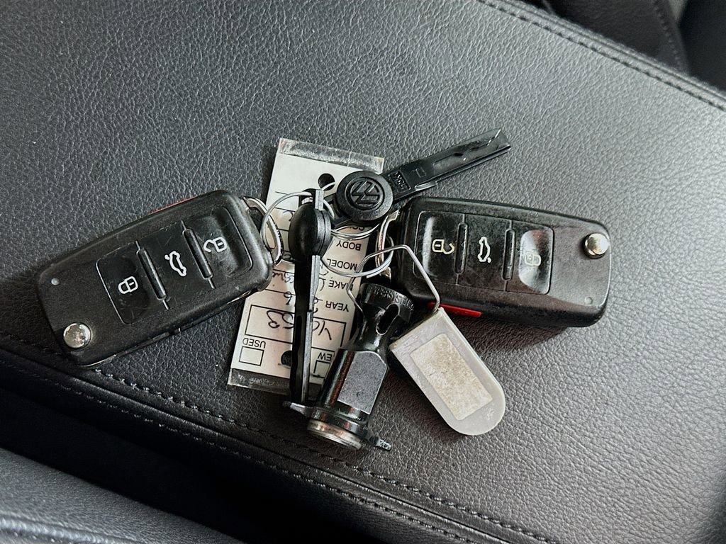 Used 2016 Volkswagen Passat 1.8T R-Line image 34