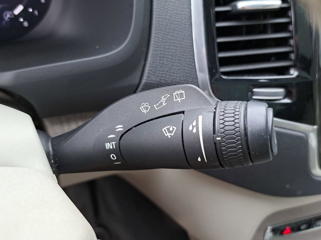 Used 2023 Volvo XC90 B5 Plus w/ Protection Package Premier image 9