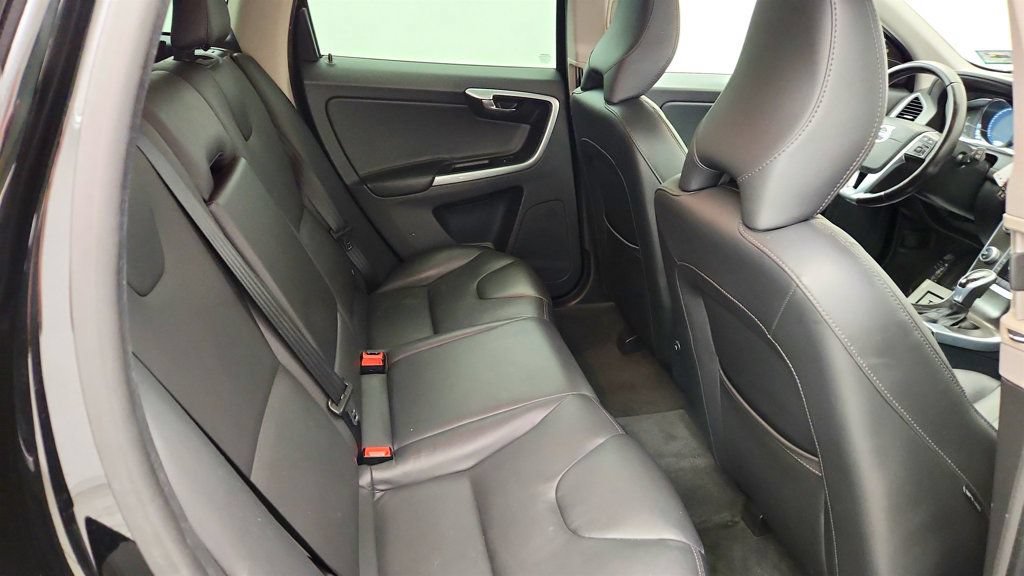 Used 2016 Volvo XC60 T6 AWD/4WD image 21
