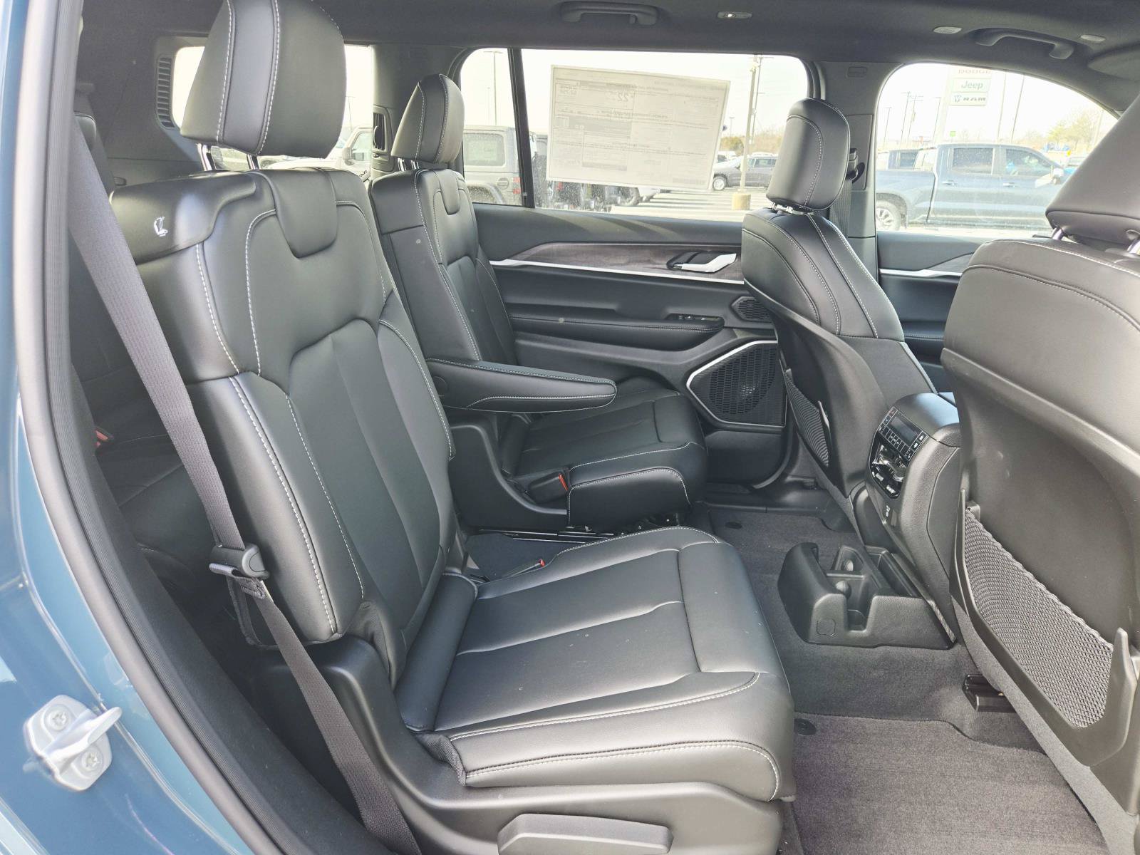 New 2026 Jeep Grand Cherokee L Limited AWD/4WD image 18
