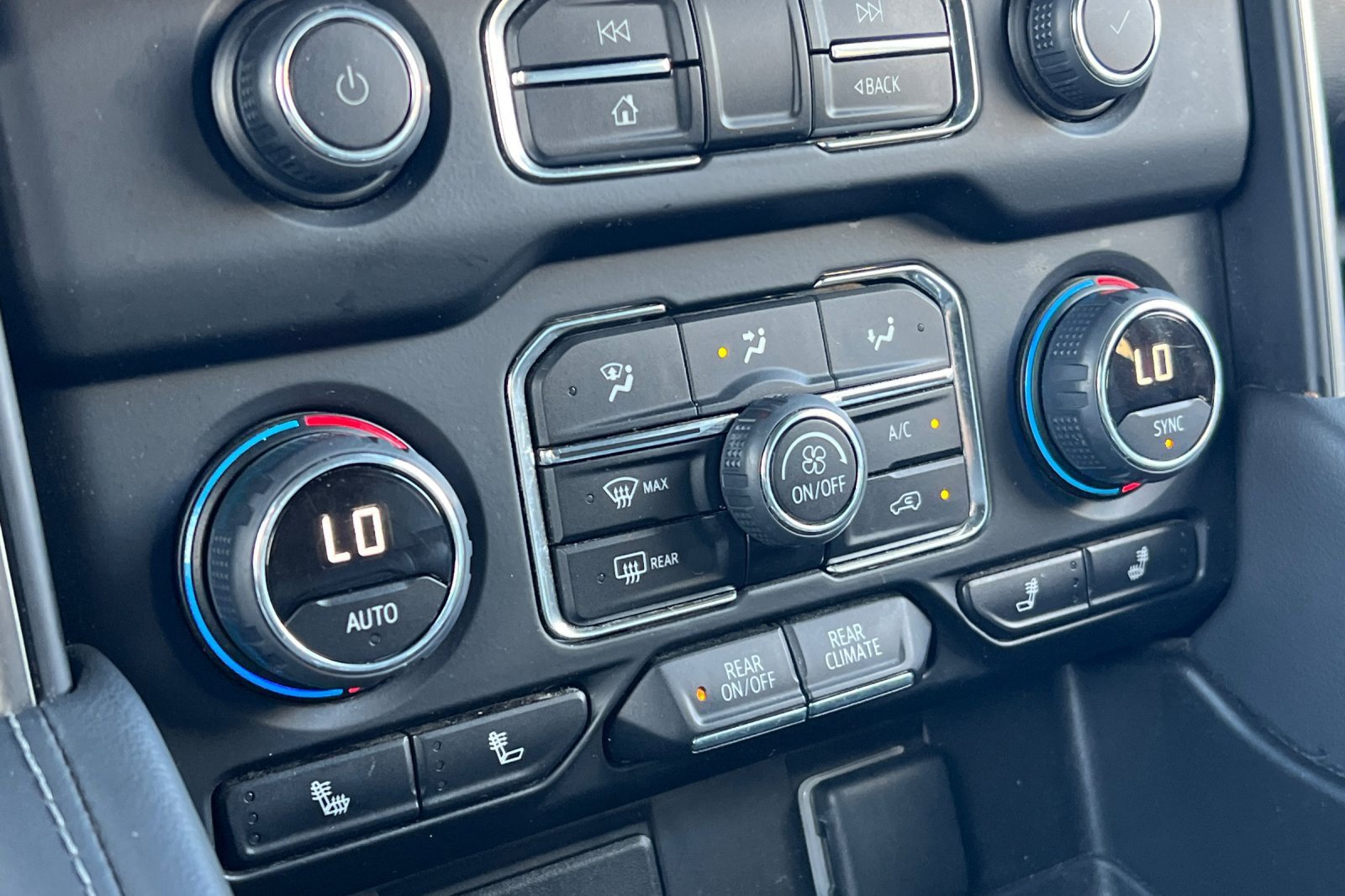 Used 2024 Chevrolet Tahoe LT image 28