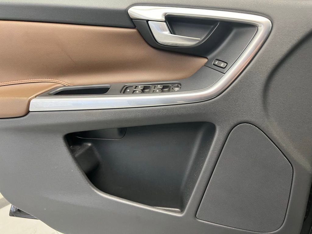 Used 2015 Volvo XC60 T5 Premier image 22