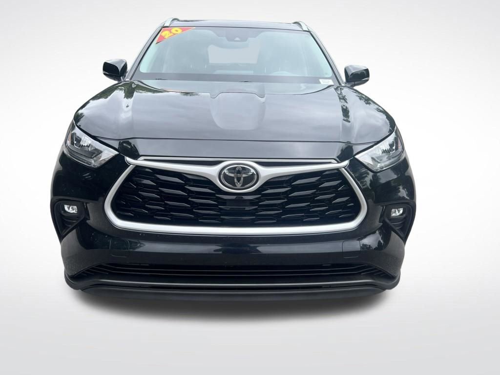 Used 2020 Toyota Highlander XLE FWD image 2