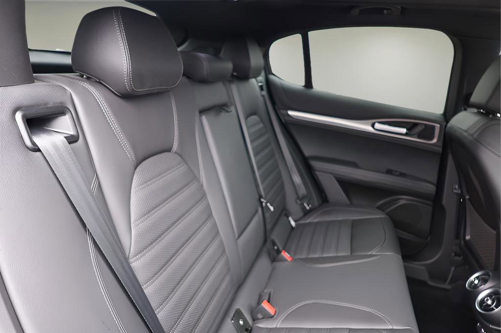 New 2025 Alfa Romeo Stelvio Sprint image 22