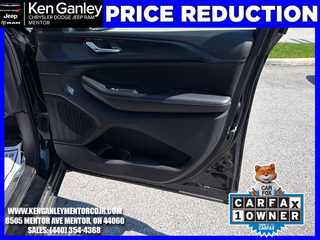 Used 2023 Jeep Grand Cherokee Laredo w/ Luxury Tech Group I image 24