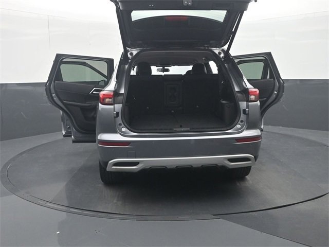 Used 2024 Mitsubishi Outlander SE image 40