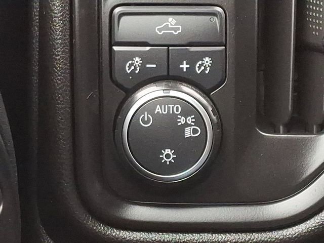 Used 2021 Chevrolet Silverado 1500 Custom image 24