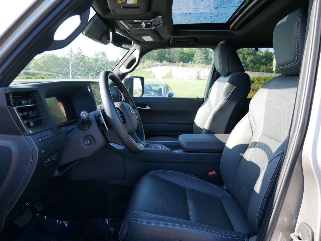 Used 2024 Lexus GX 550 w/ Cold Area Package AWD/4WD image 9