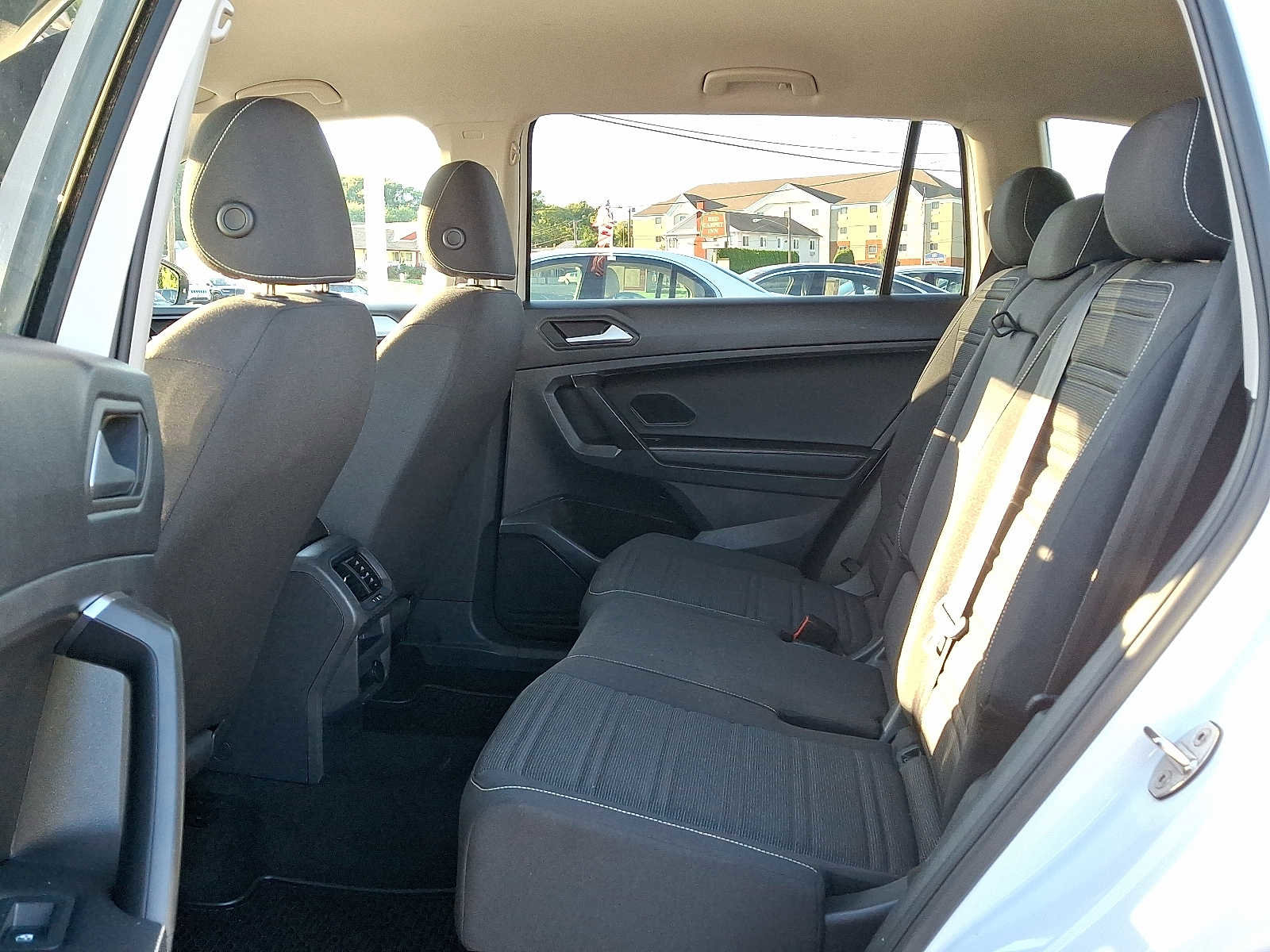 Used 2022 Volkswagen Tiguan S image 10