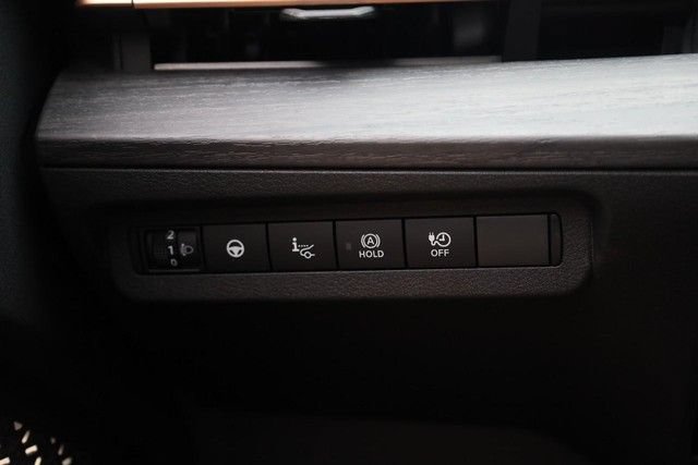 Used 2023 Nissan Ariya FWD image 18
