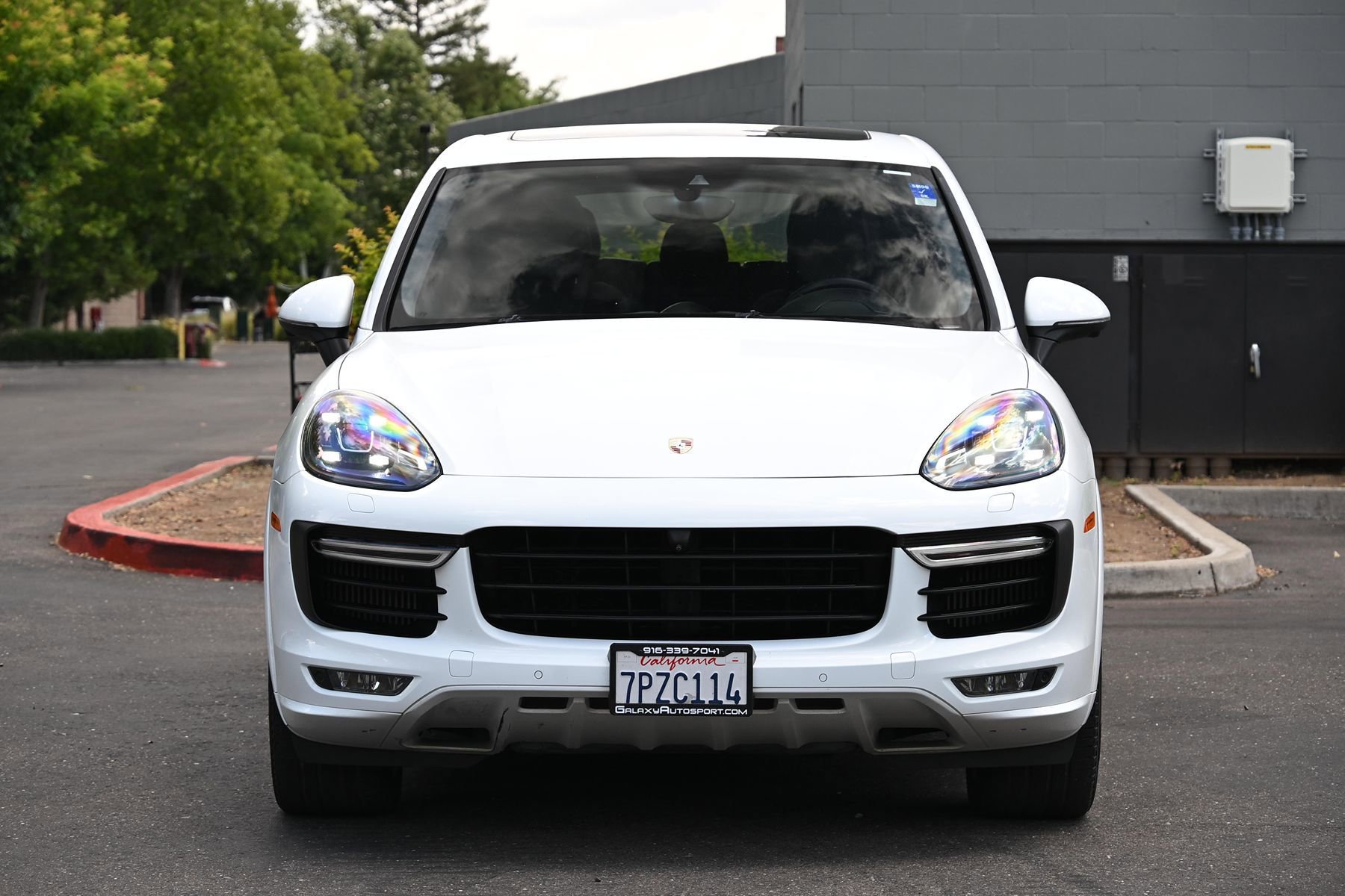 Used 2016 Porsche Cayenne GTS AWD/4WD image 2