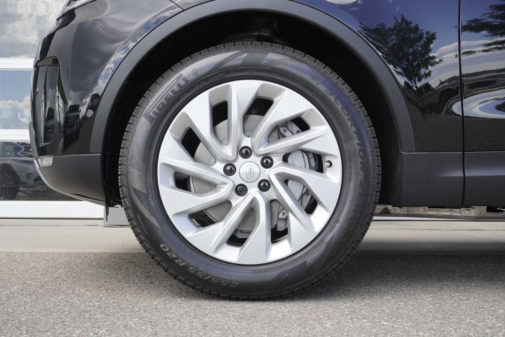 New 2026 Land Rover Discovery S AWD/4WD image 33