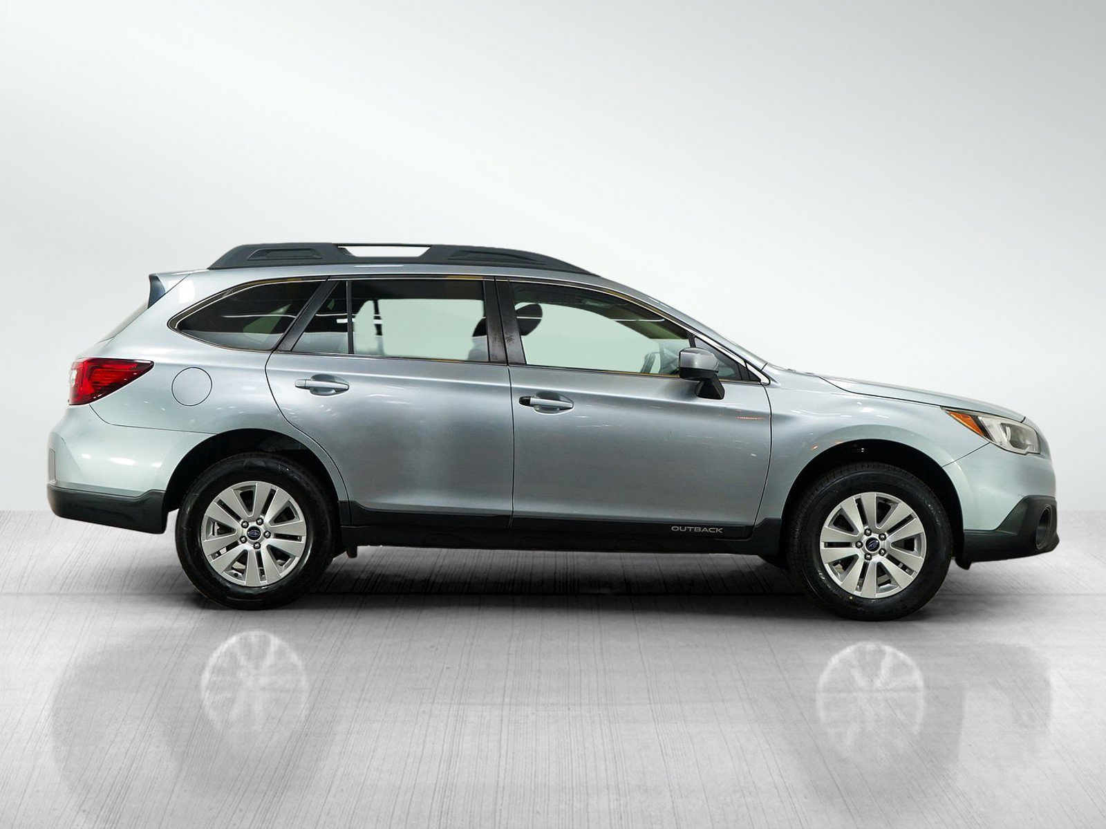 Used 2017 Subaru Outback 2.5i Premium image 6