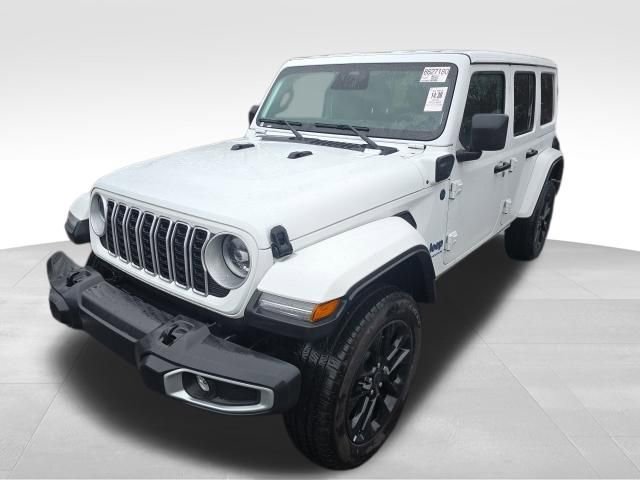 Used 2025 Jeep Wrangler Unlimited Sahara w/ Safety Group image 13