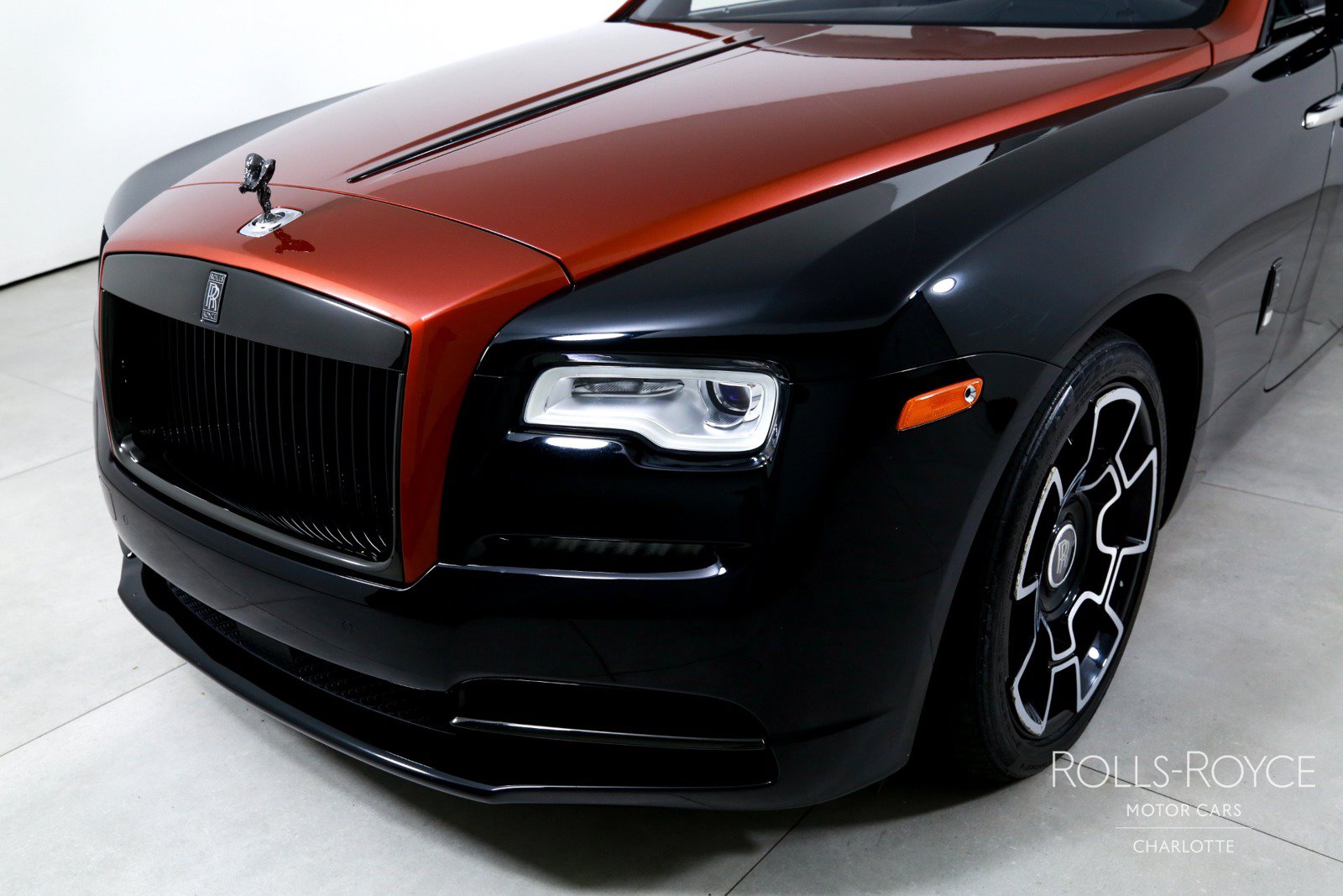 Used 2019 Rolls-Royce Dawn RWD image 37