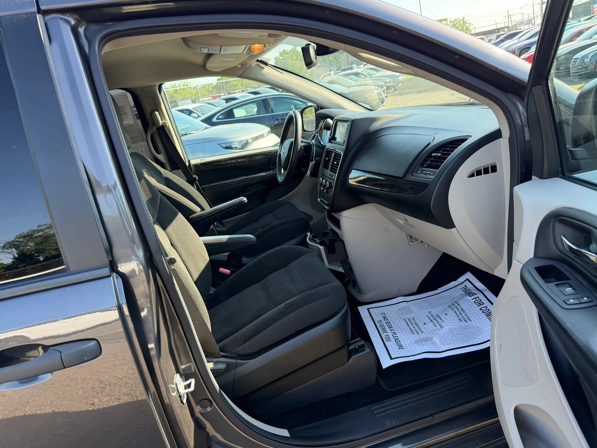 Used 2019 Dodge Grand Caravan SE w/ UConnect Hands-Free Group FWD image 25