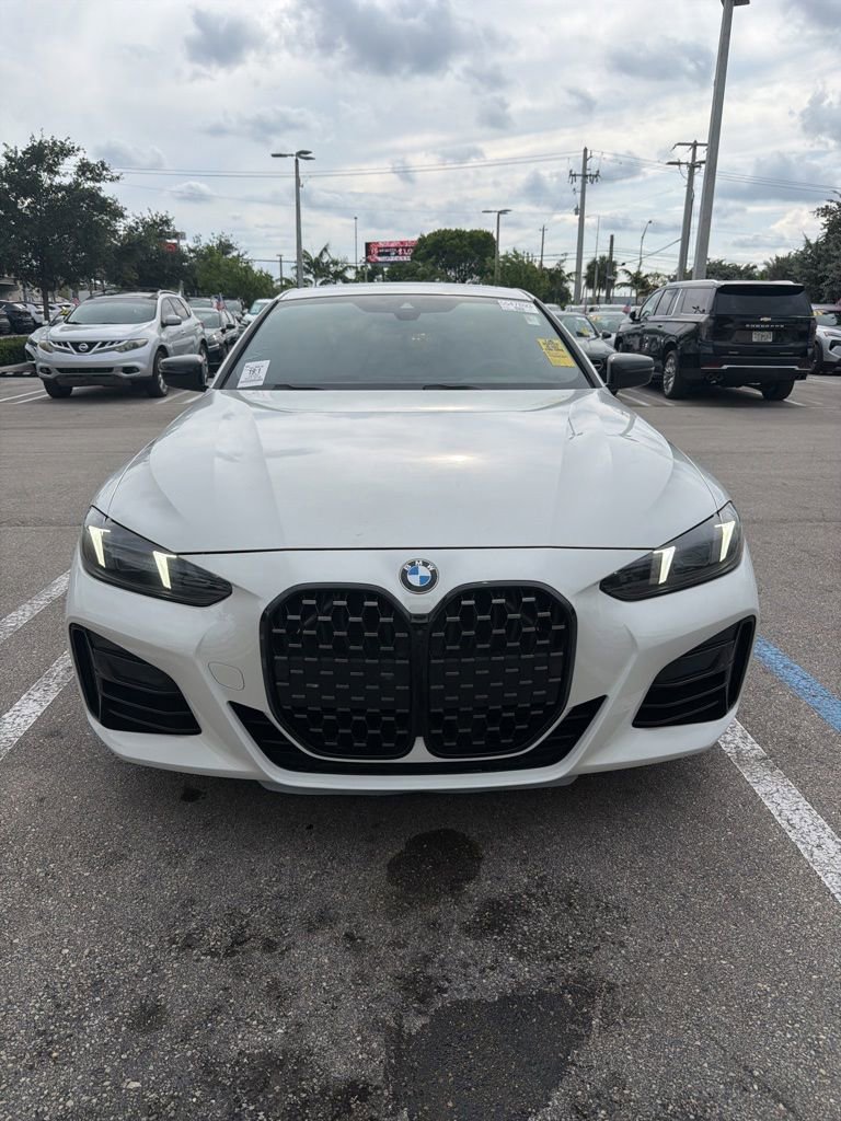 Used 2025 BMW 430i Coupe w/ M Sport Package RWD image 2