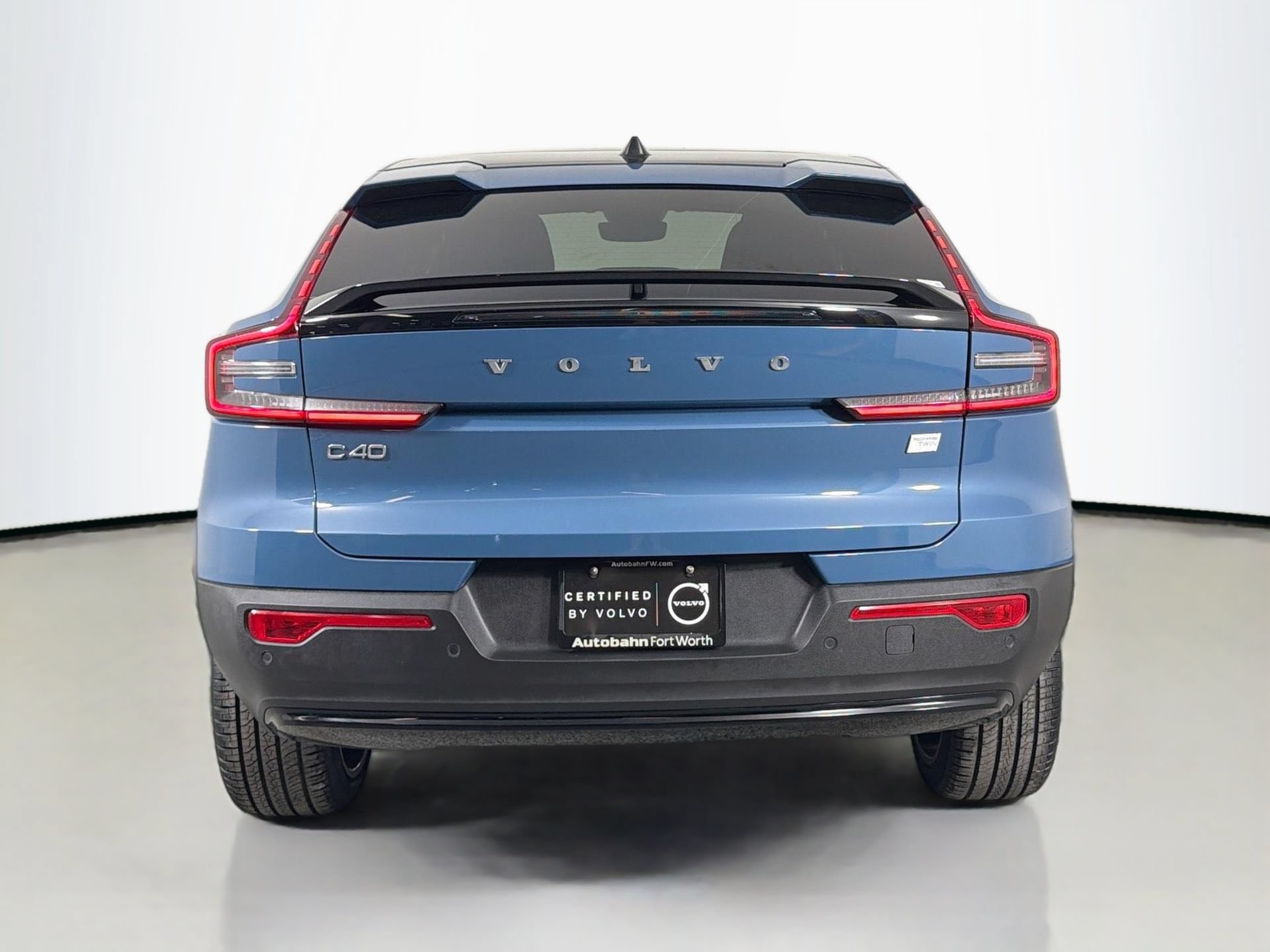 Certified 2023 Volvo C40 P8 Recharge Ultimate w/ Protection Package Premier AWD/4WD image 7