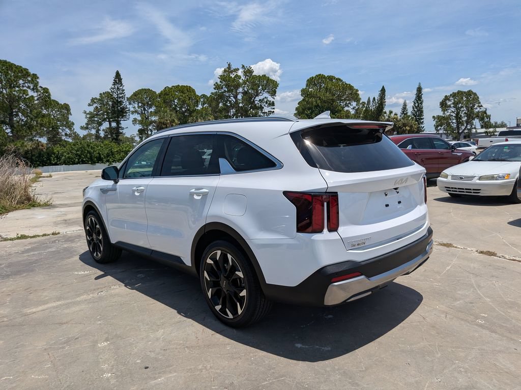 Certified 2024 Kia Sorento EX w/ Panoramic Sunroof Package FWD image 6